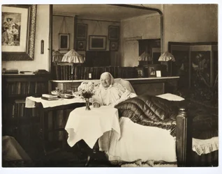 Florence Nightingale in bed